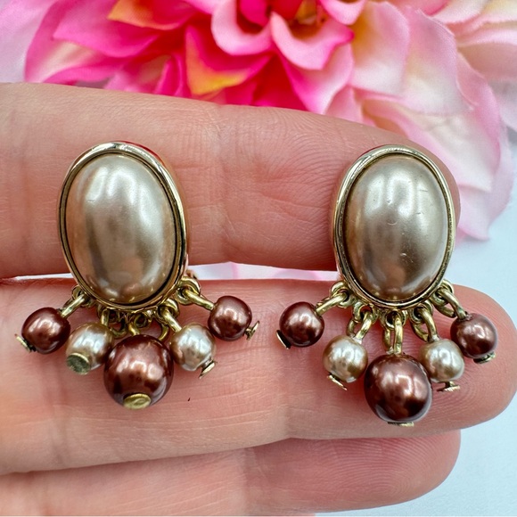 Vintage Champagne Brown Faux Pearl Cabochon Cha Cha Clip On Earrings Classy Chic - Picture 1 of 8